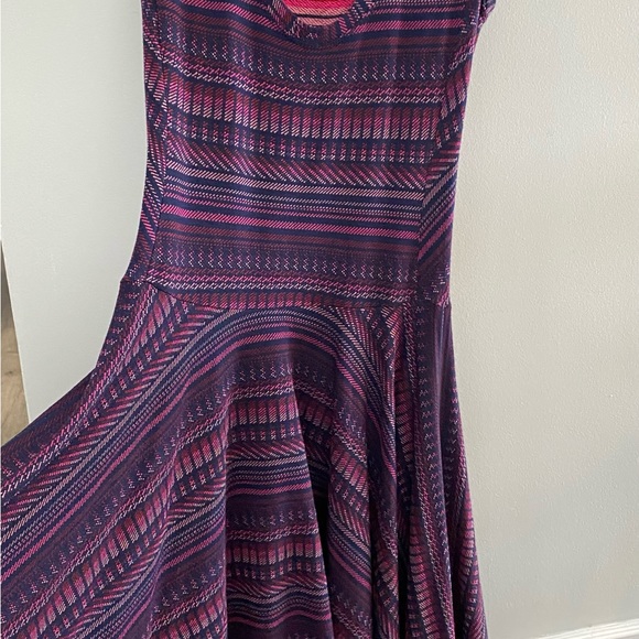 BCBG MaxAzria asymmetrical dress with open back size XXS - Picture 3 of 5